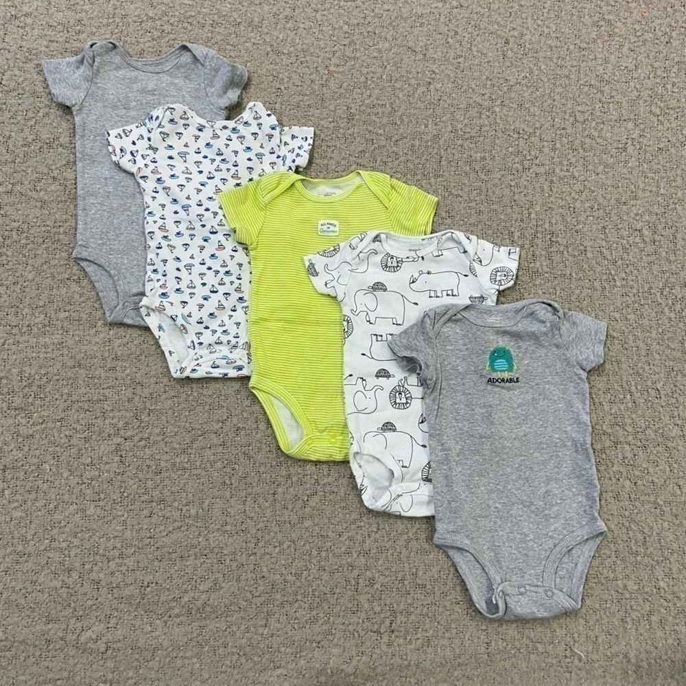 CARTER’S 3-6M Set of 5 Onesies